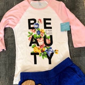 🛍Gorgeous Unique Sevenly BEAUTY shirt